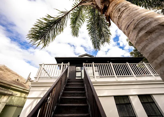 Green Point\'S Snug - Indulge In An Urban Oasis