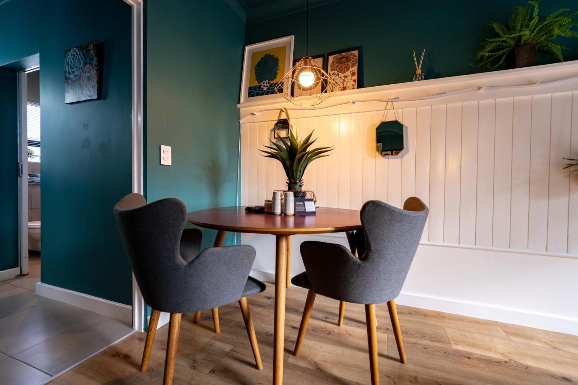 Point's Snug - Indulge In An Urban Oasis Apartment