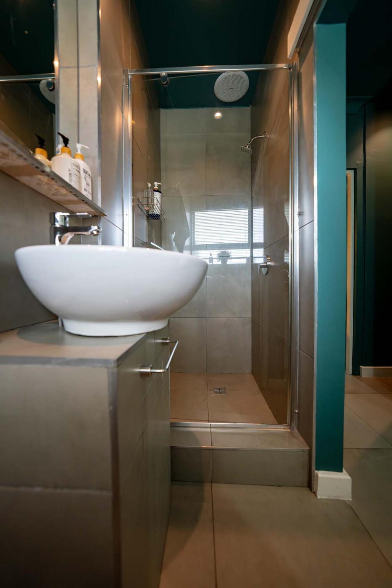 Point's Snug - Indulge In An Urban Oasis Apartment Cape Town