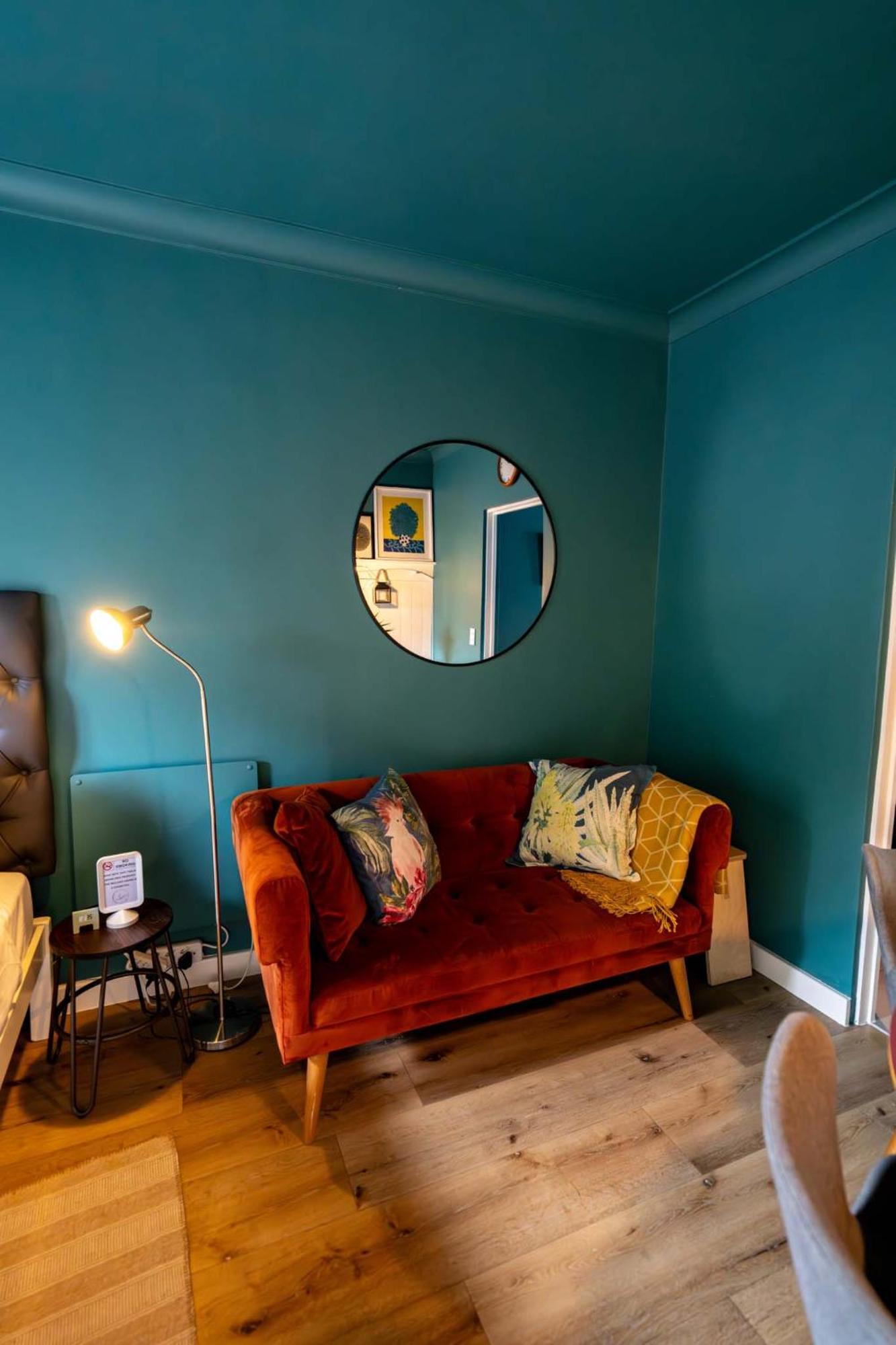 Apartment Point's Snug - Indulge In An Urban Oasis