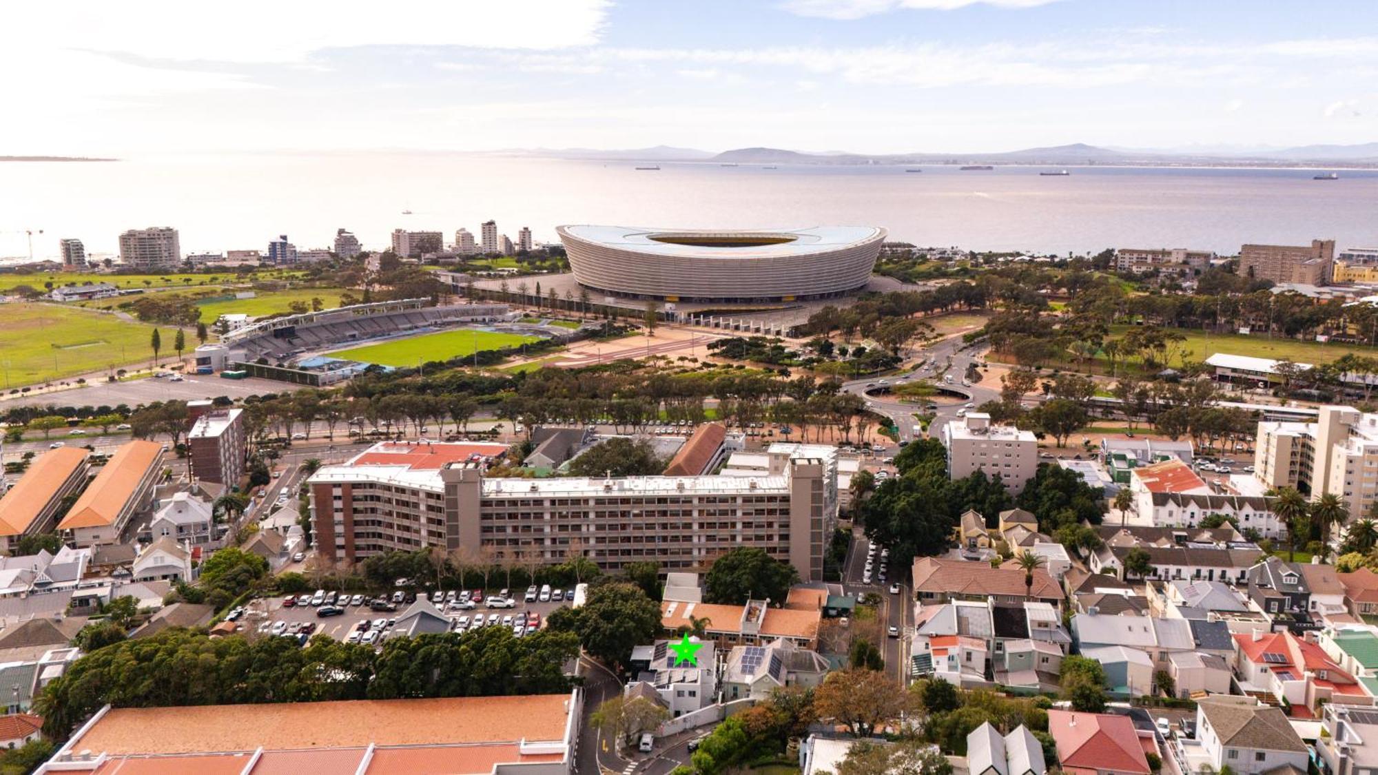 Apartment Point's Snug - Indulge In An Urban Oasis Cape Town